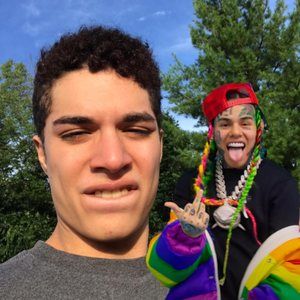 Meet your Posher, Jonathan